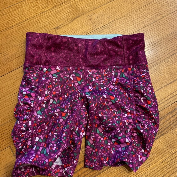 LuLuLemon Speed Short - Picture 2 of 2